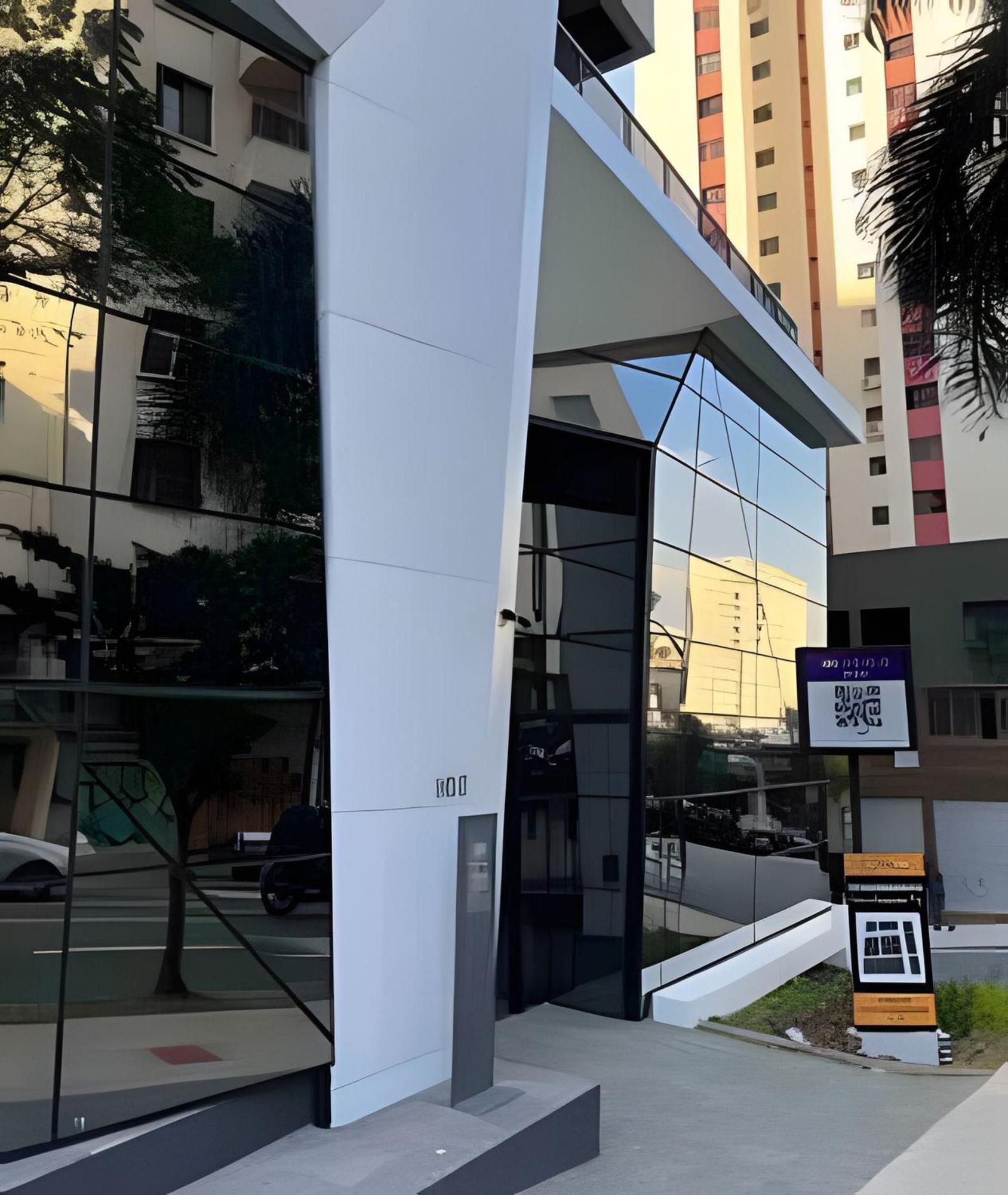 Compacto Prox Hosp Sirio 2104 * São Paulo
